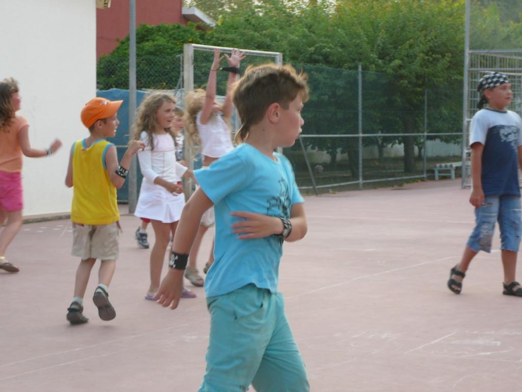 Чай-чай, выручай. Владик - водит.. Отель