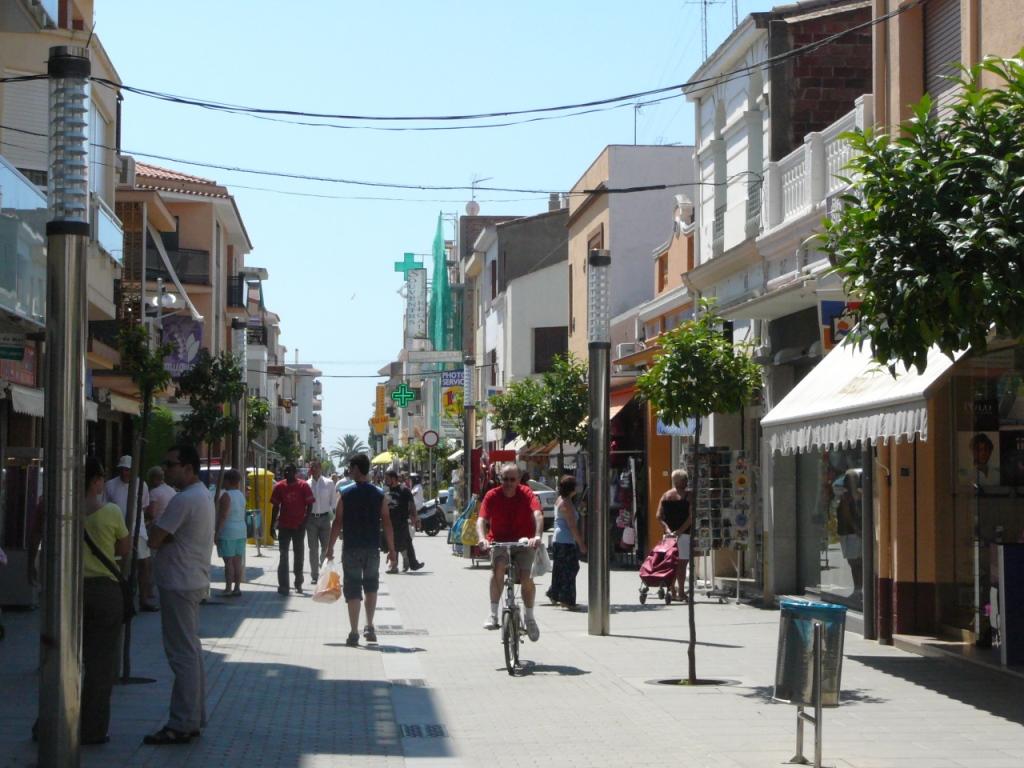 В нашем городке.. Отель