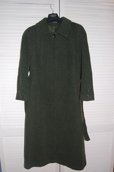 Пальто зеленое безразмерное. ВЕРХНЯЯ ОДЕЖДА 