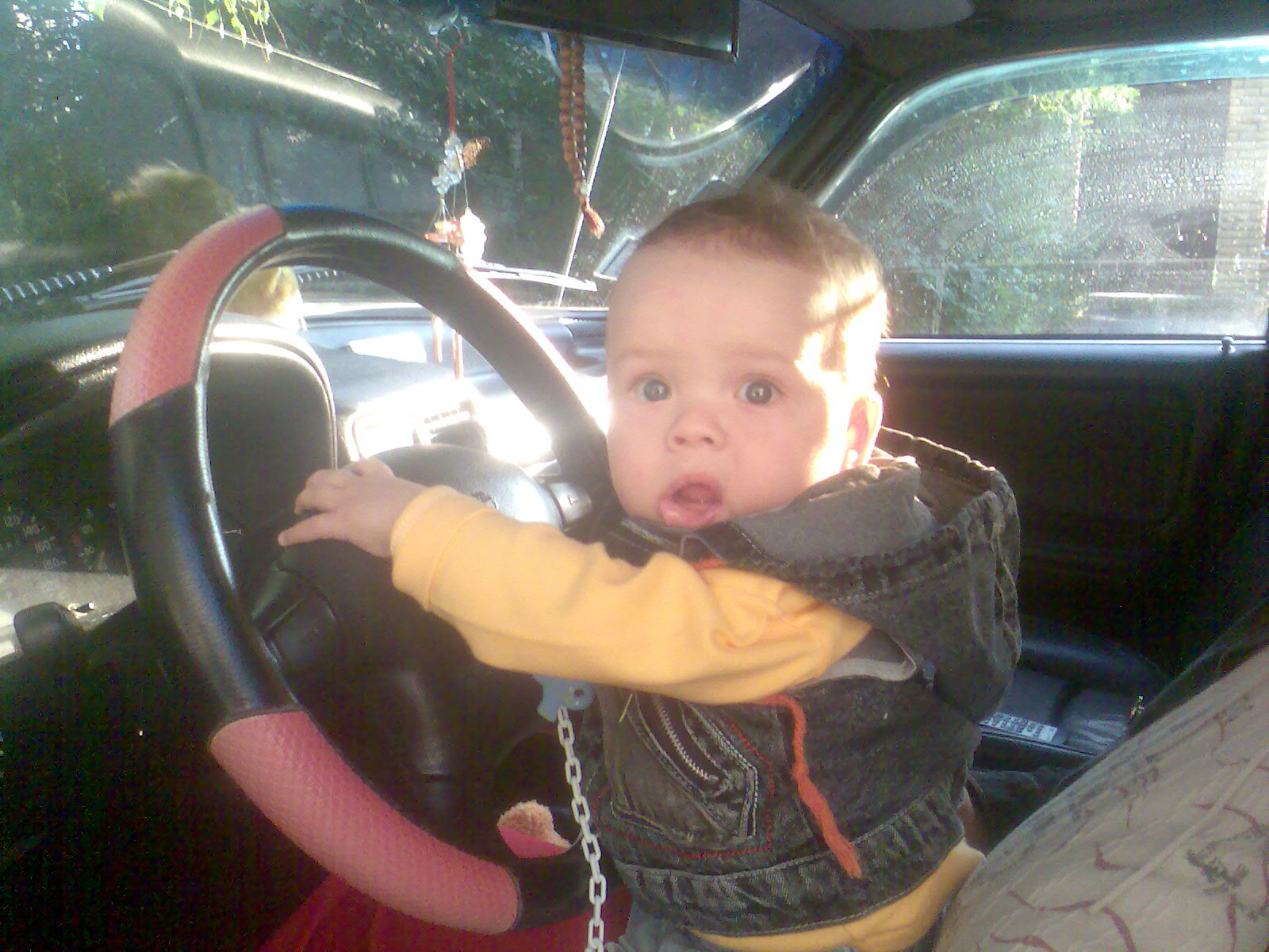 первый раз за рулем. уснул за рулем. жена за рулем. первый раз за рулем мем. женщина водитель.