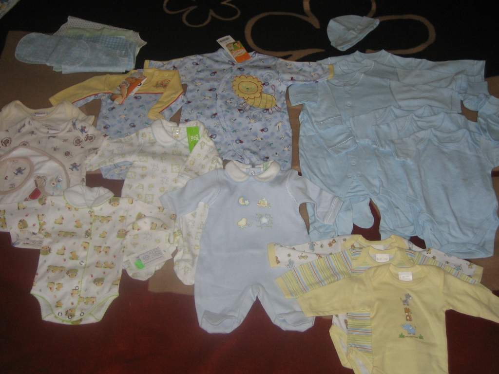 вещички на 56 размер. Пузик