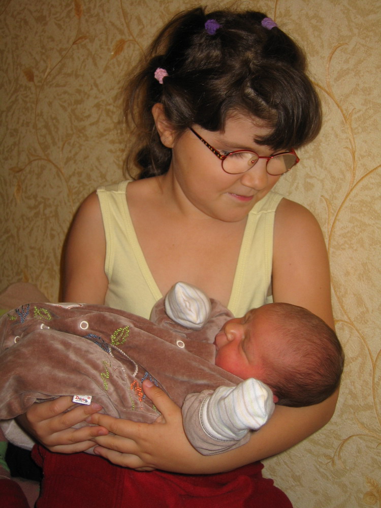 Старшая и младшая. Лиза