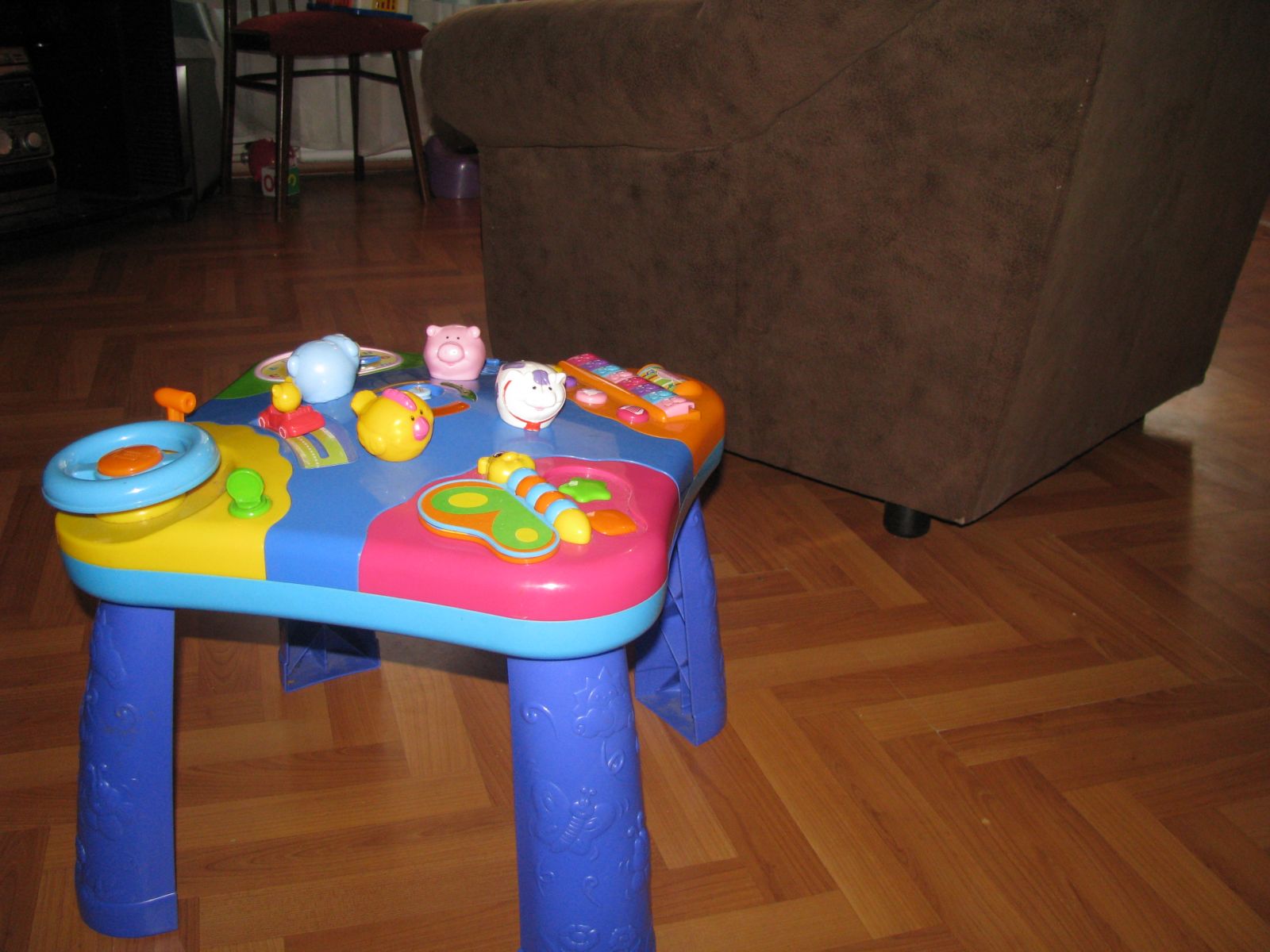 Музыкальный развивающий столик Kinderland. игрушки 