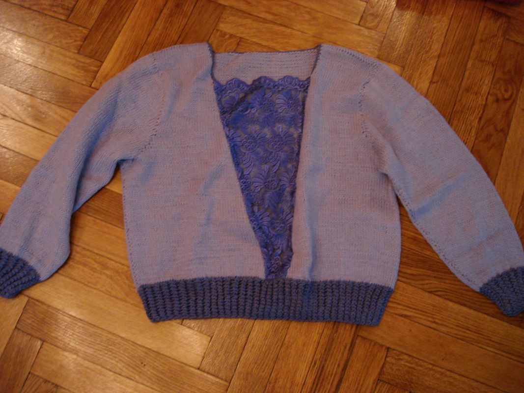 200р вязаный, со вставочкой, сиреневый. 50-52 р-р