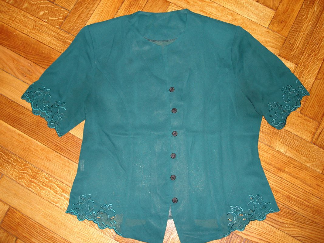 цвет не такой яркий 200р. 50-52 р-р