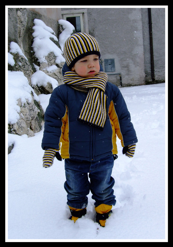 Cаше 2 г. 4 м.. Мои работы - вязание