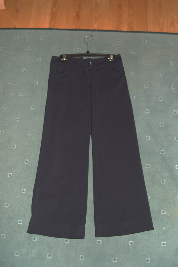 Брюки школьные темно-синие в идеале р.128-134 цена 450 руб.. На продажу д/д и д/м