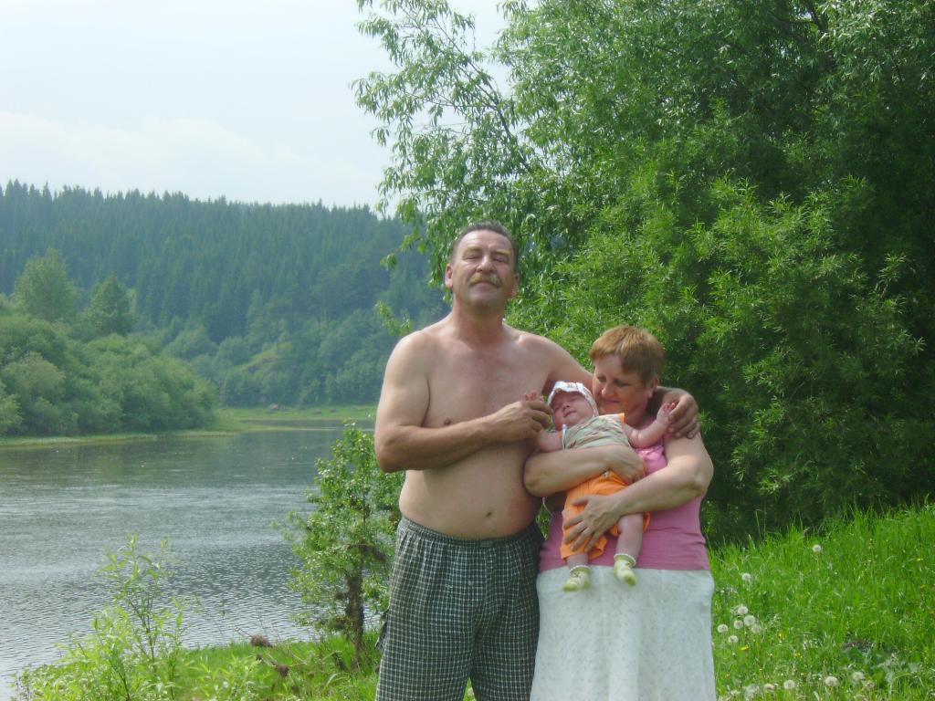 Как хорошо вместе с бабушкой и дедушкой. Мишутка