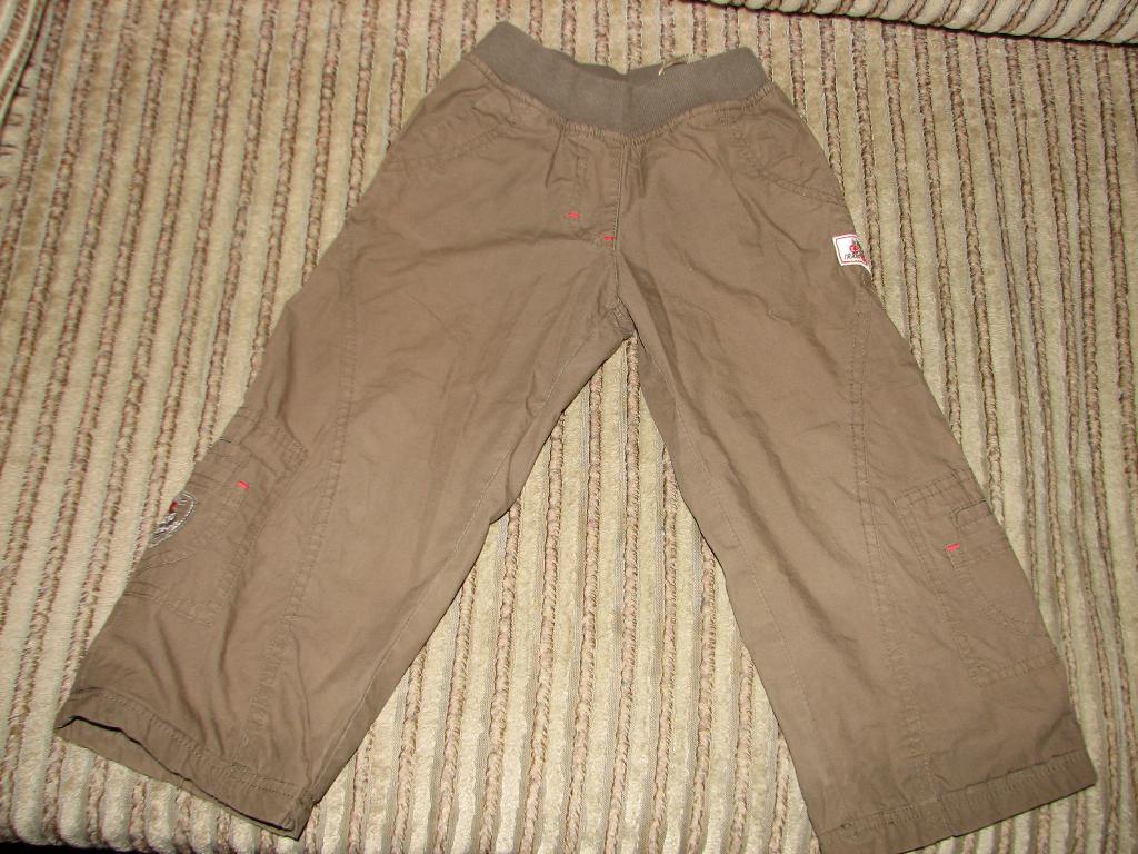 Брюки на х/б подкладке р.98р.Цена 200р.. детские вещи
