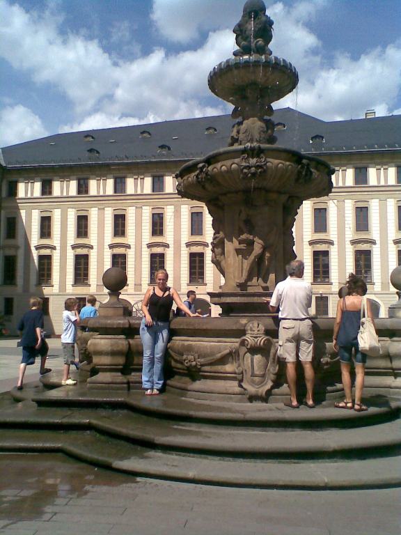 Йа. Фонтан. Пражский град:). Паланга-Прага _лето 2009