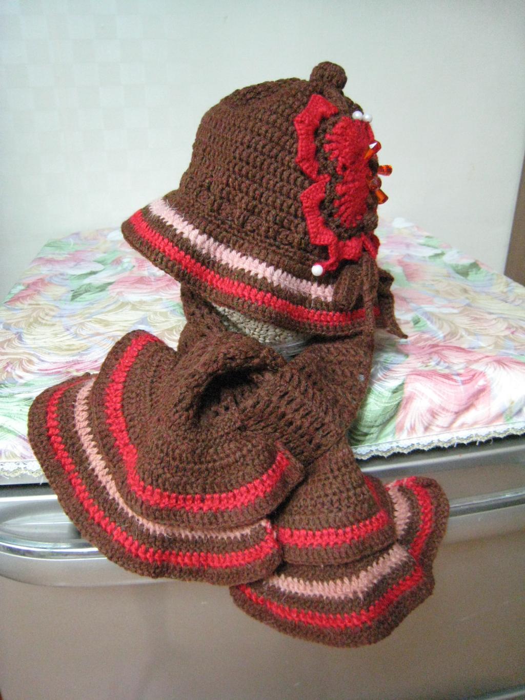 Комплект 'Бабочка'. Детские шапочки, шарфики