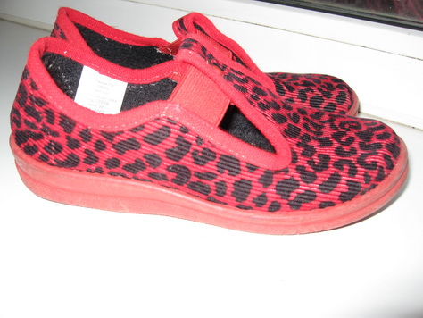 +  Тапочки р.30. ДЕВИЧЬЕ-ОБУВЬ б/у