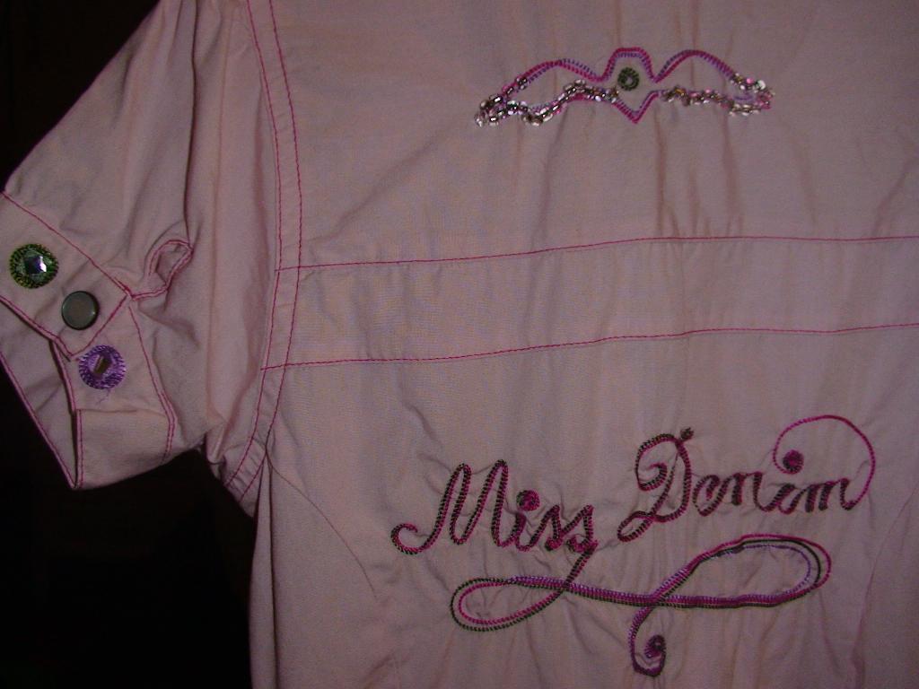 вышивка на спине. 98-104