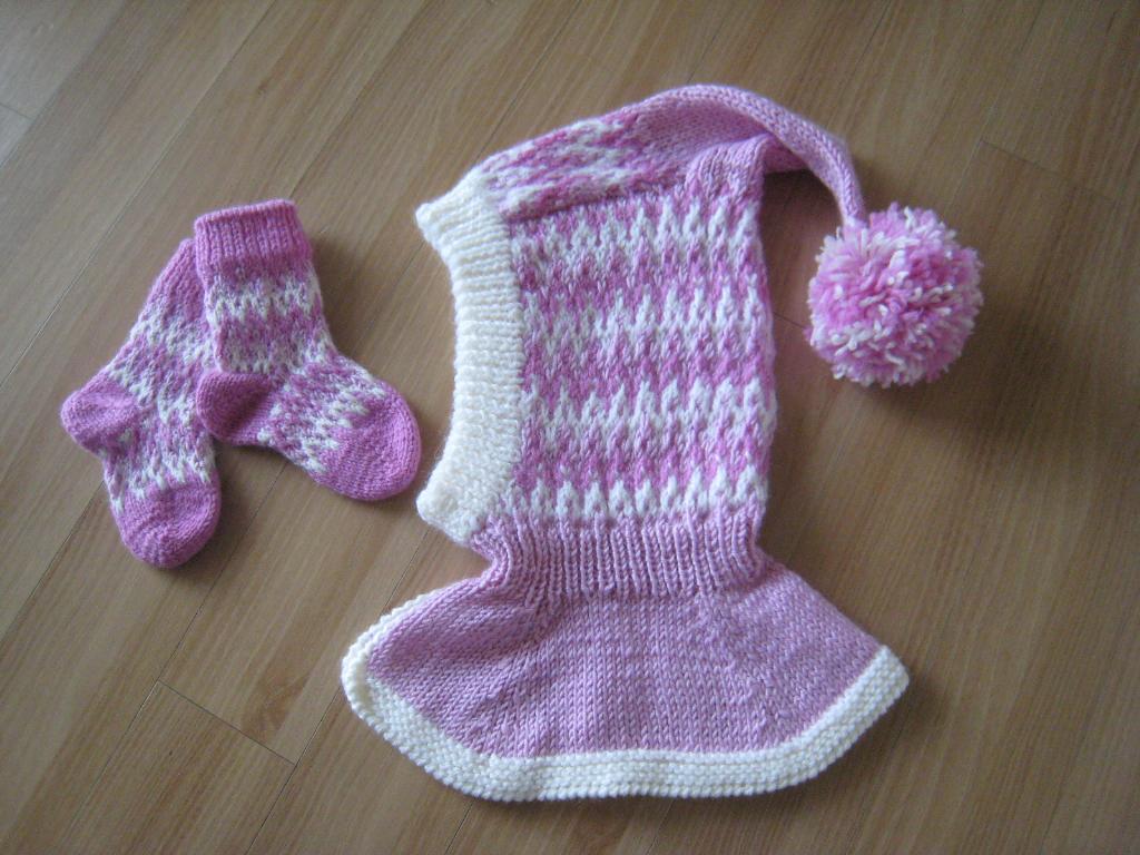 шапка-шлем розовый. Детские шапочки, шарфики