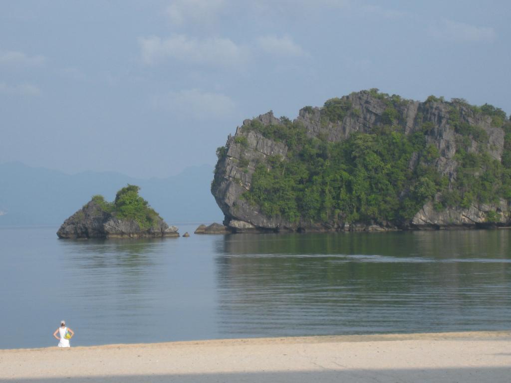 вон там спина-моя :-). Коллаж из путешествий