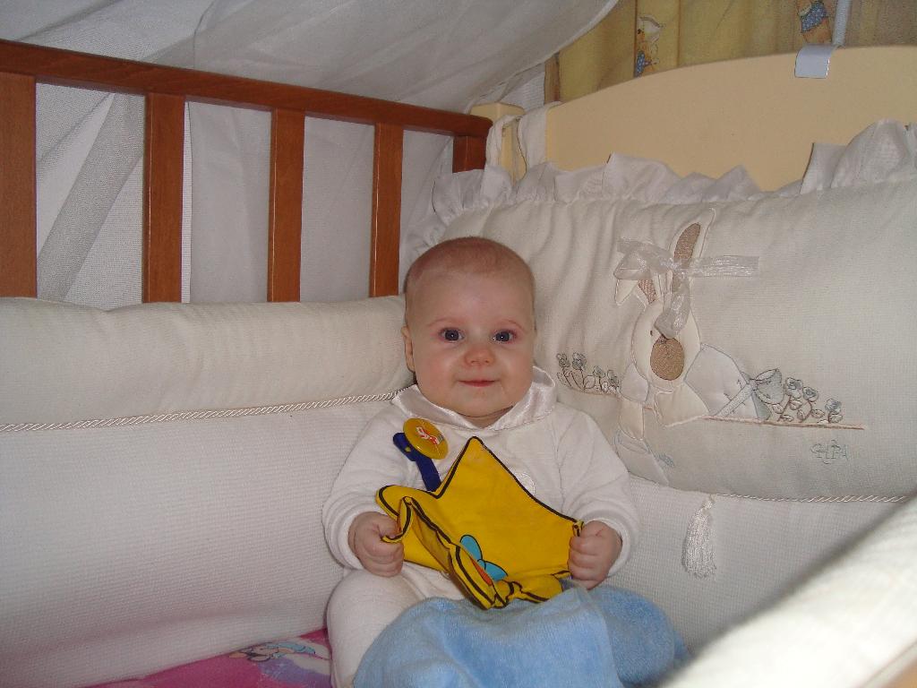 Николетке 6 месяцев. 