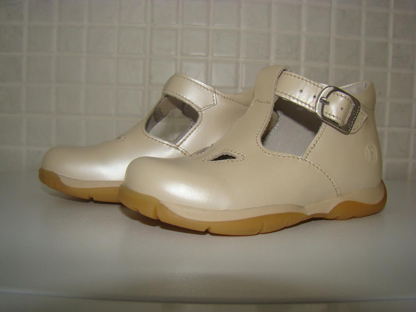 Новые туфли на широкую ножку Falcotto by Naturino р.25 по стельке 16 см . Ушло