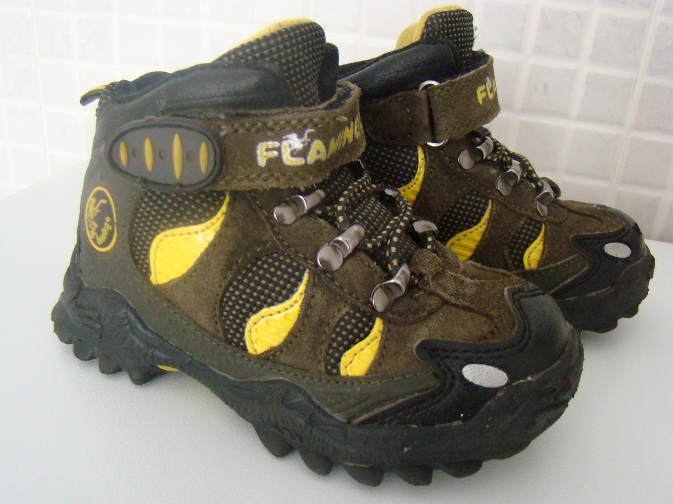 Ботинчки Фламинго, р.25 300 рублей. Ушло