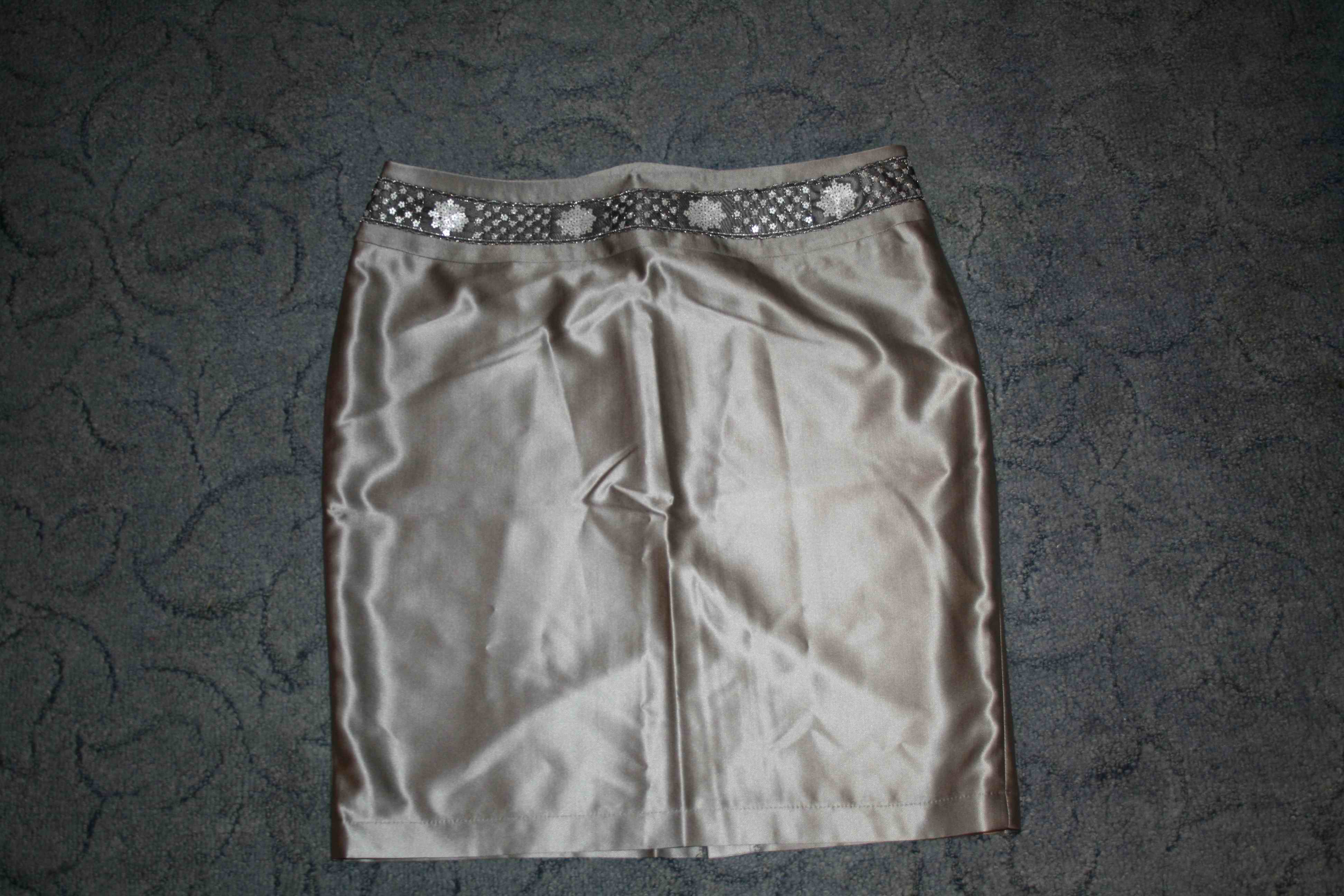 юбка новая с биркой-50 р (маломерит на размер). пристрой б\у