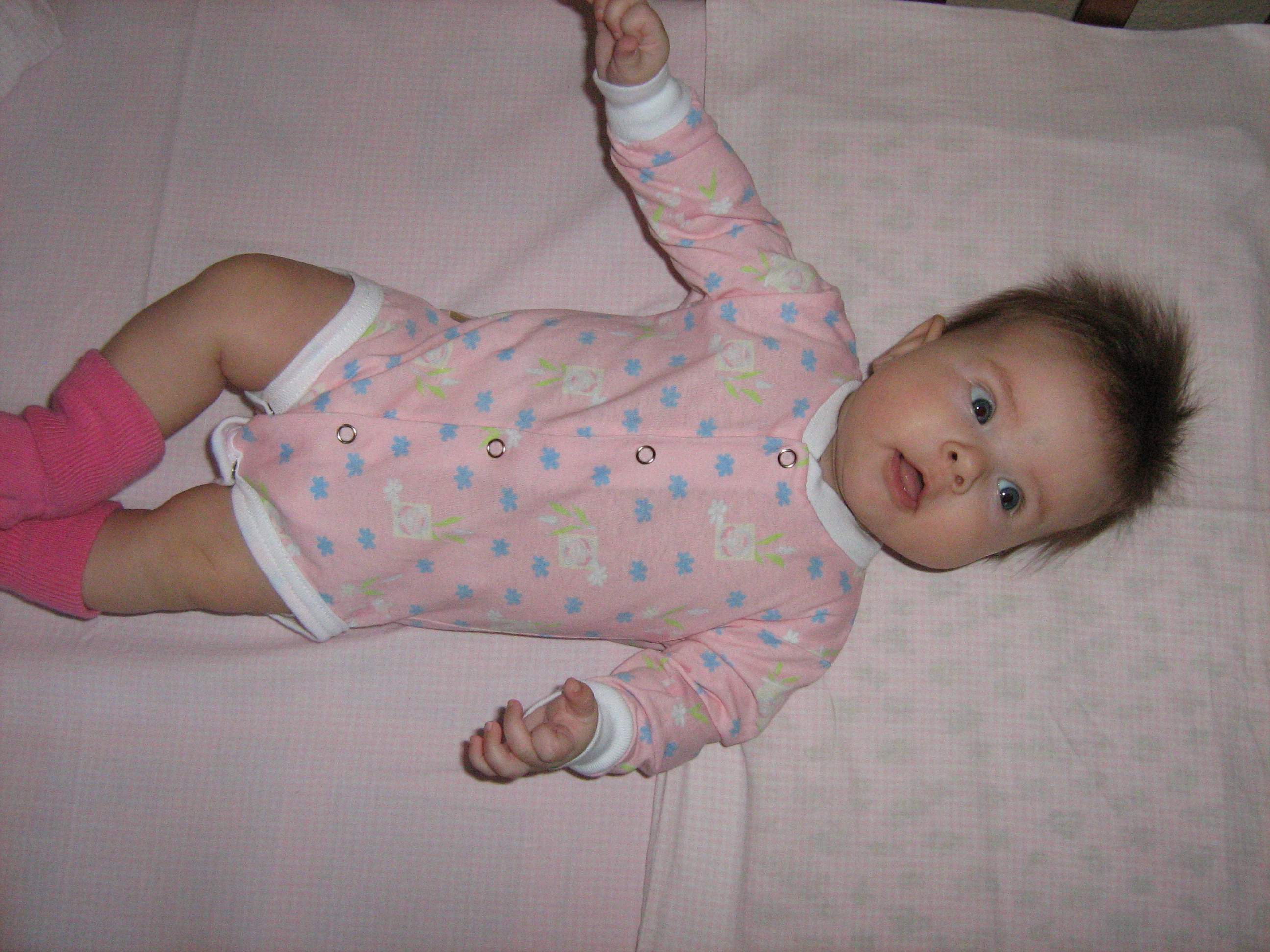 Дашенька. Даше 3 месяца