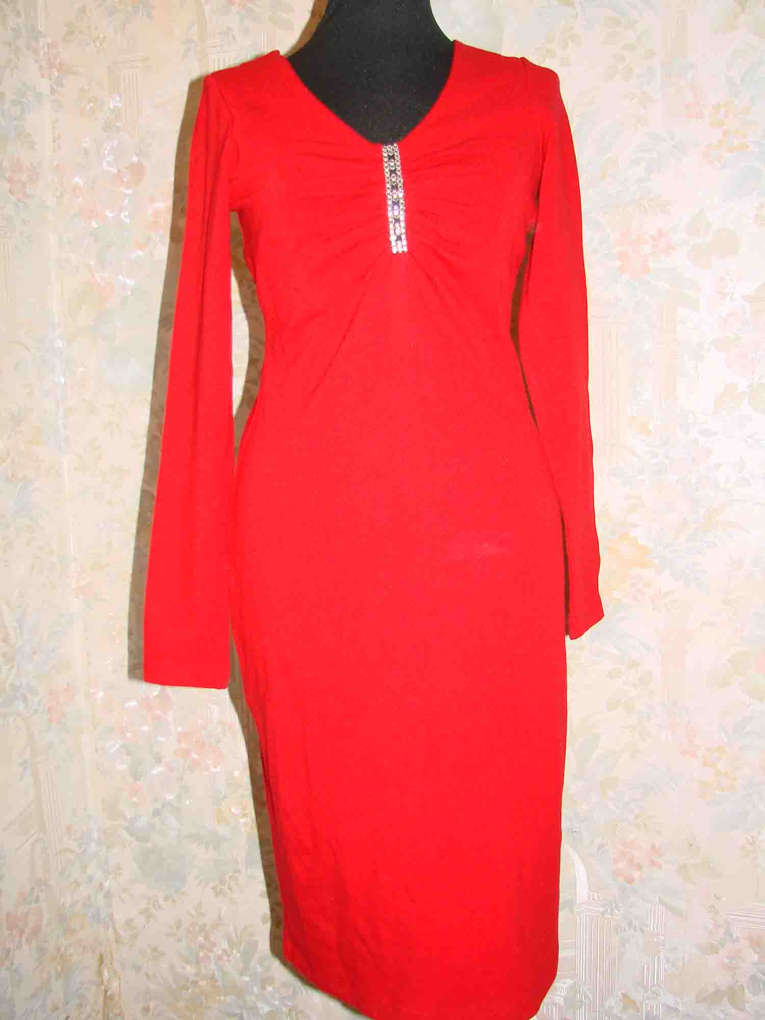 ПЛАТЬЯ, продает подруга.