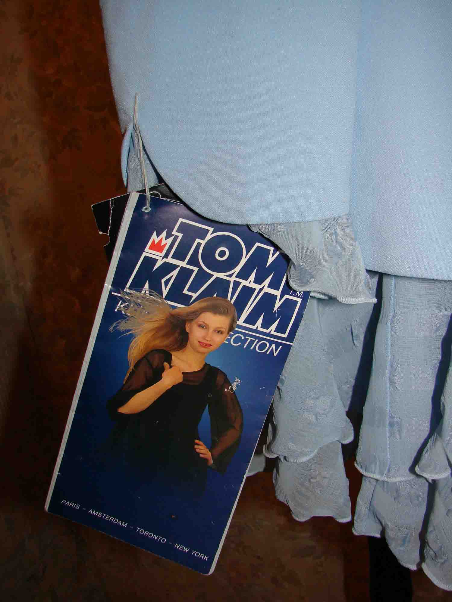 Костюмы, юбки (подруга продает)