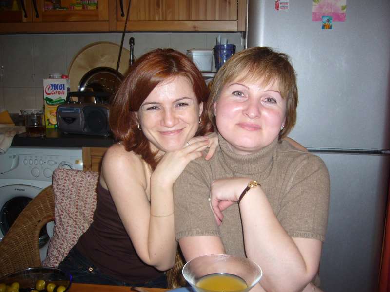 с сестрёнкой. 