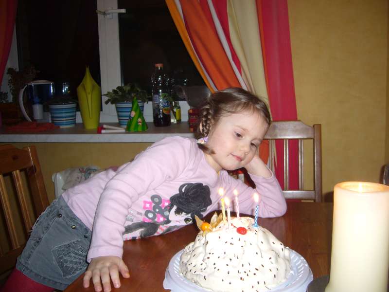 Карине 4 года. 