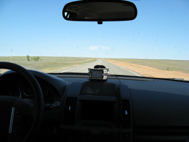 После Волгограда километров 100 и начинаются калмыцкие степи. Вот где мне понравилось ехать.. Астрахань