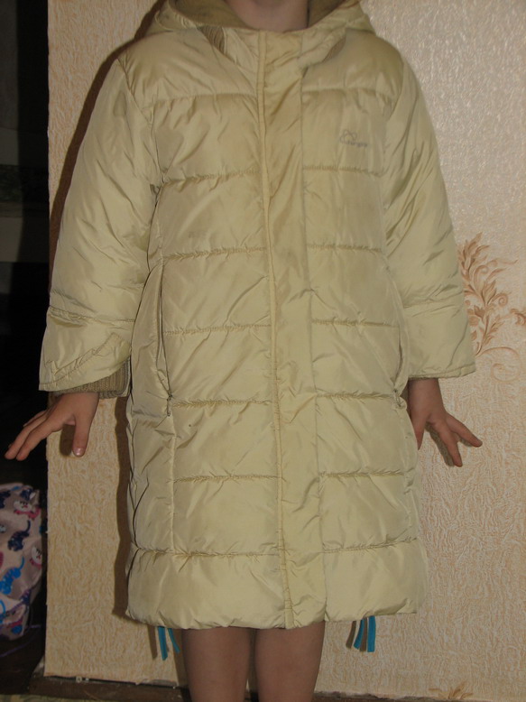 Пальто беж.р.98.,цена 400р.. детские вещи