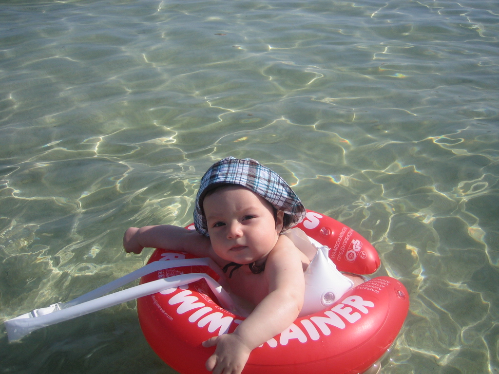 Осваиваем морские просторы) Пока на мелкоте)). Кипр2009