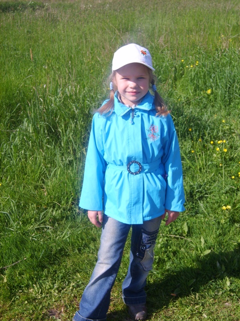 Вот она - Алёнка!. Растём