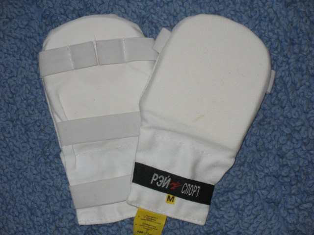 Накладки на руки для безконтактного каратэ. . Разное