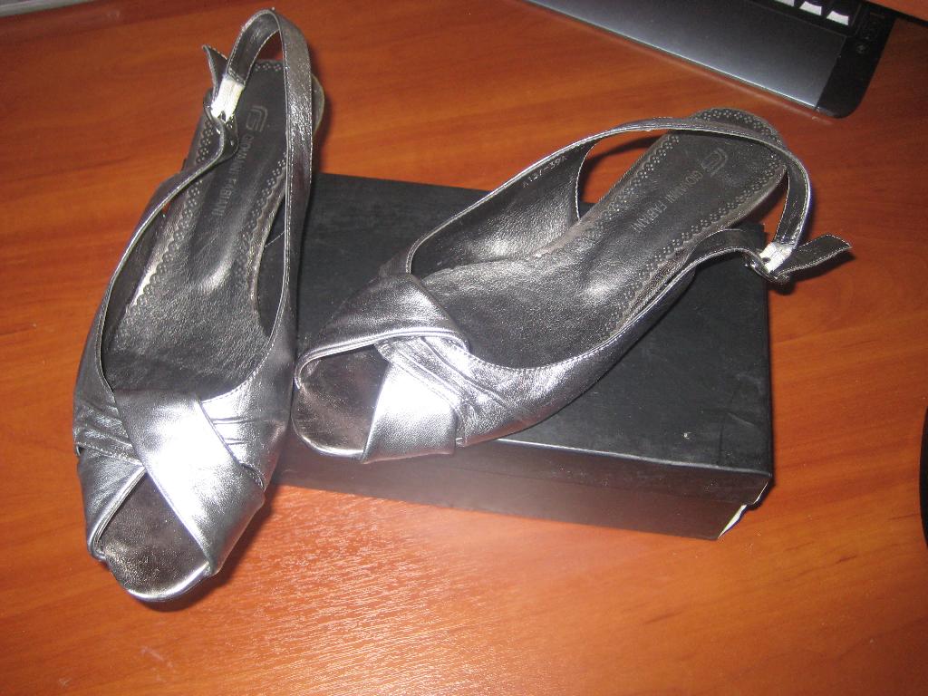 Босоножки  р.38 и р.39 -1400р. Женская обувь