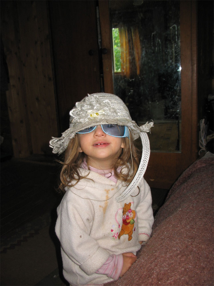 Племяшка Милка. Девчонки вместе