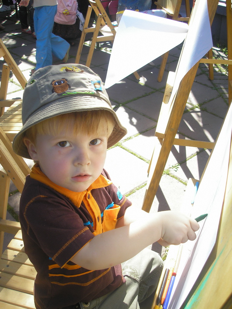 Первые уроки рисования. Иван