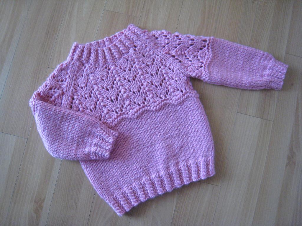 Кофточка розовая. Детская зима