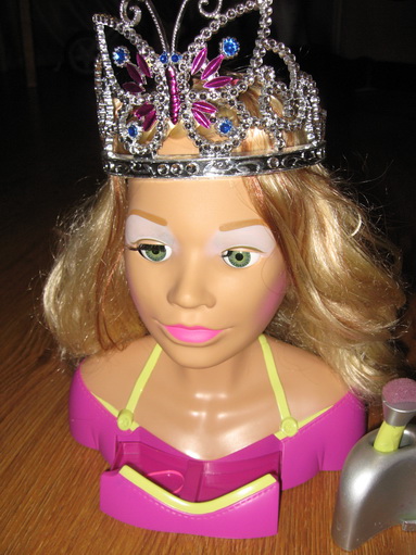 Модель для макияжа,причесок. ДЕТЯМ-ИГРУШКИ,КНИГИ