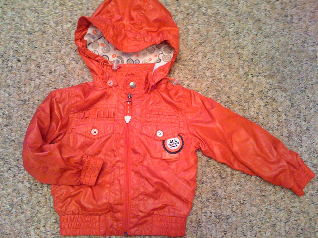 Ветровка 600р. 