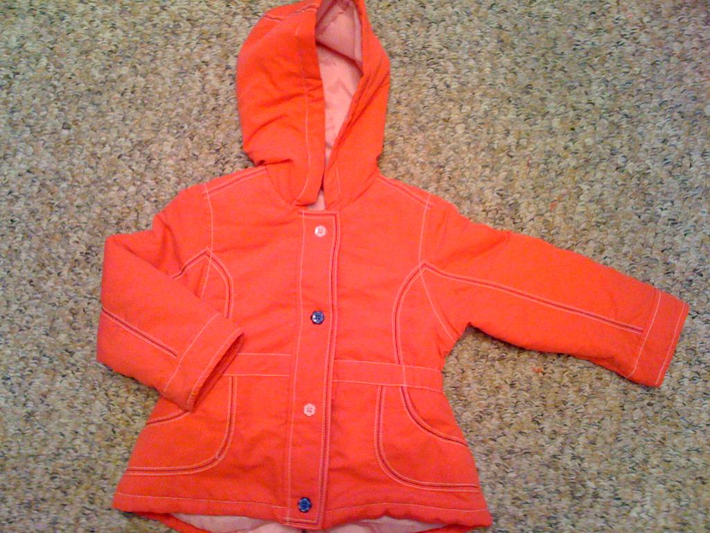 Куртка  600р. 