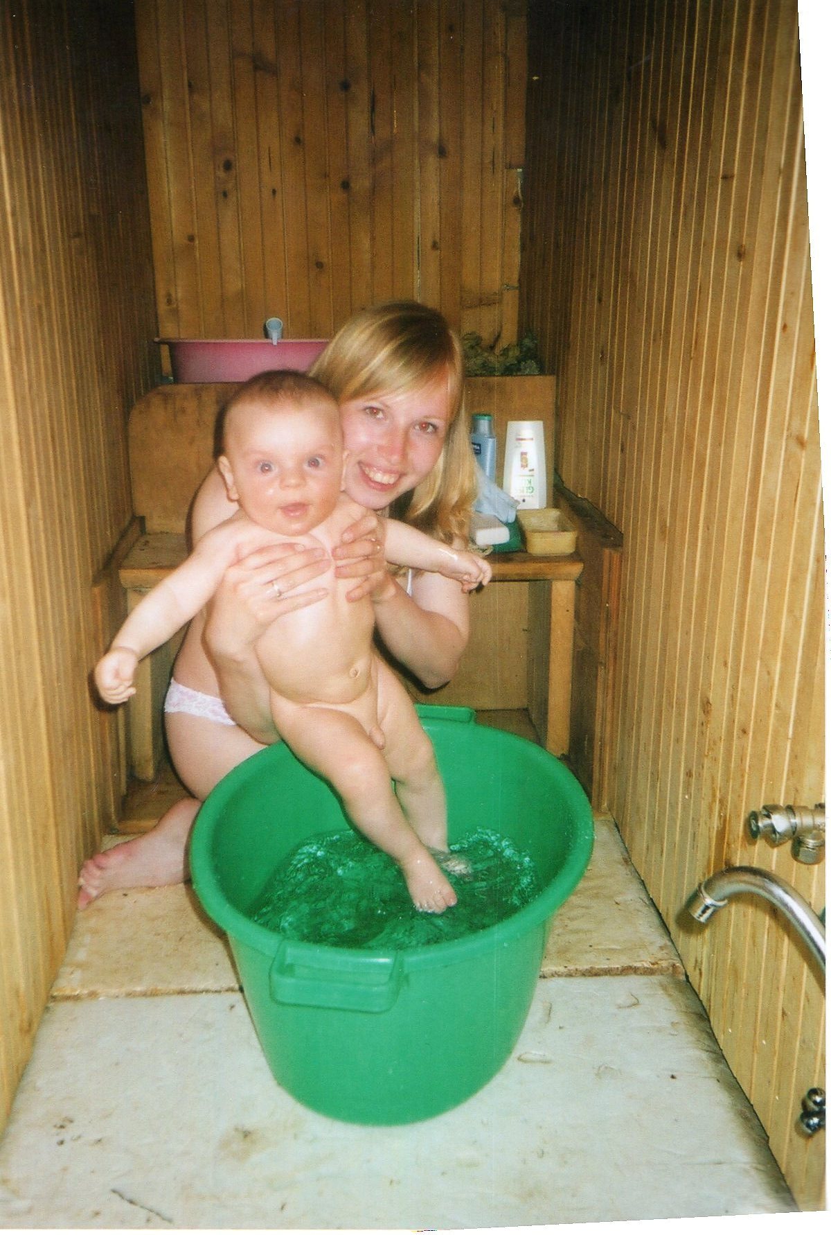 как купаться в бани голыми с детьми фото 8
