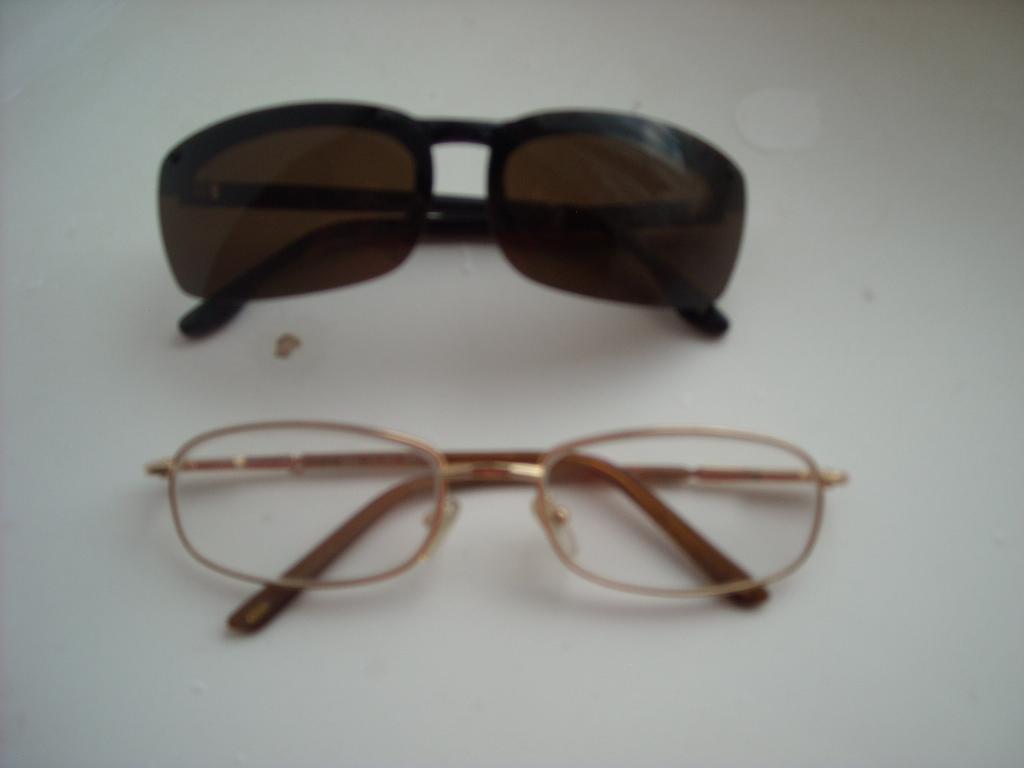 Солнечные очки 2 и обычные. Мелочь, бижу, всяко-разно
