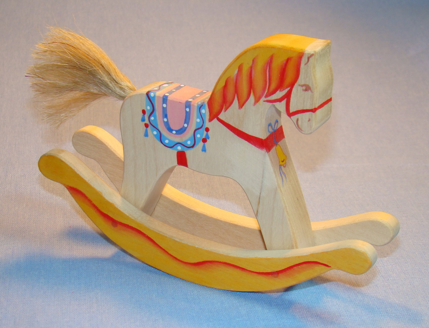 Лошадка для детей 5 лет. Деревянная игрушка "лошадка". Деревянная лошадка роспись. Деревянная лошадка качалка. Богородская игрушка лошадка.