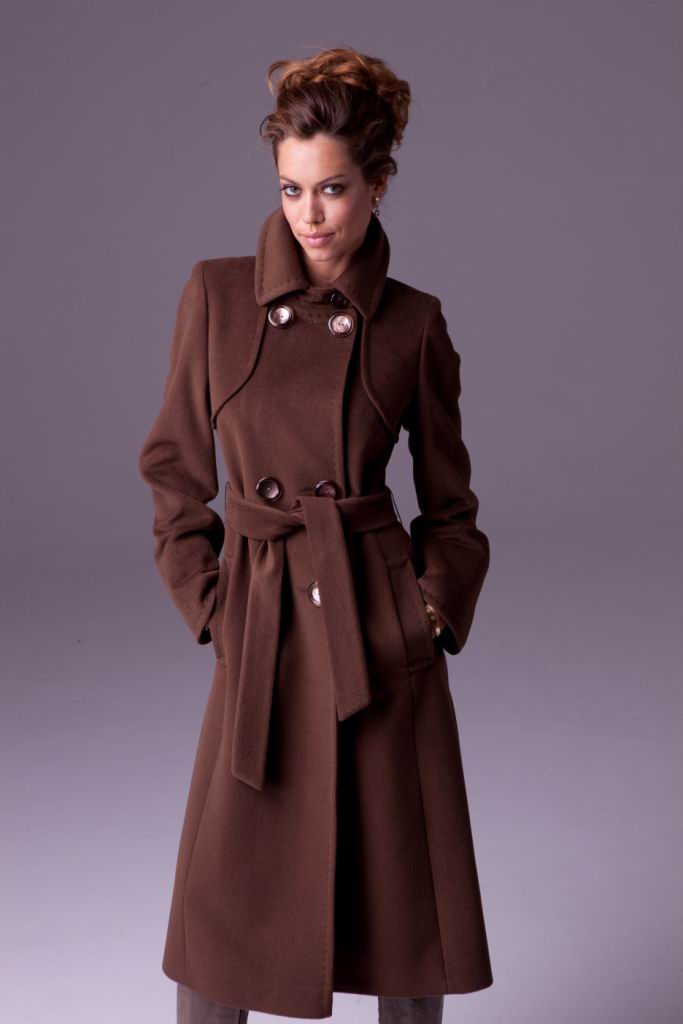 Коричневое пальто женское зимнее