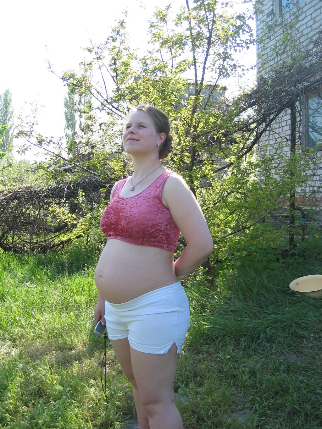 май на даче в Волгограде ( в животе Димочка). Моя беременность