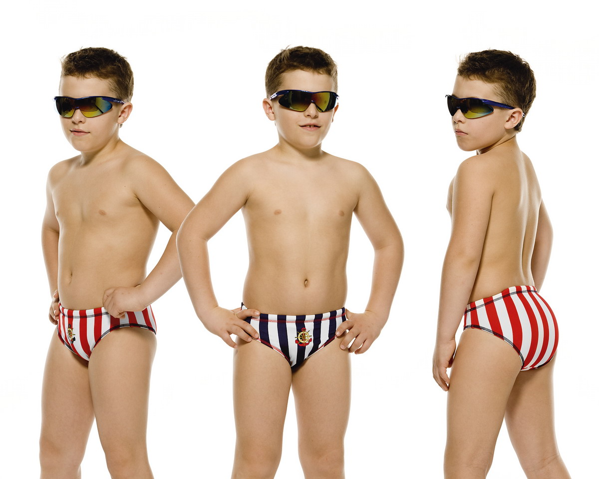 Мальчики 11 лет в плавках