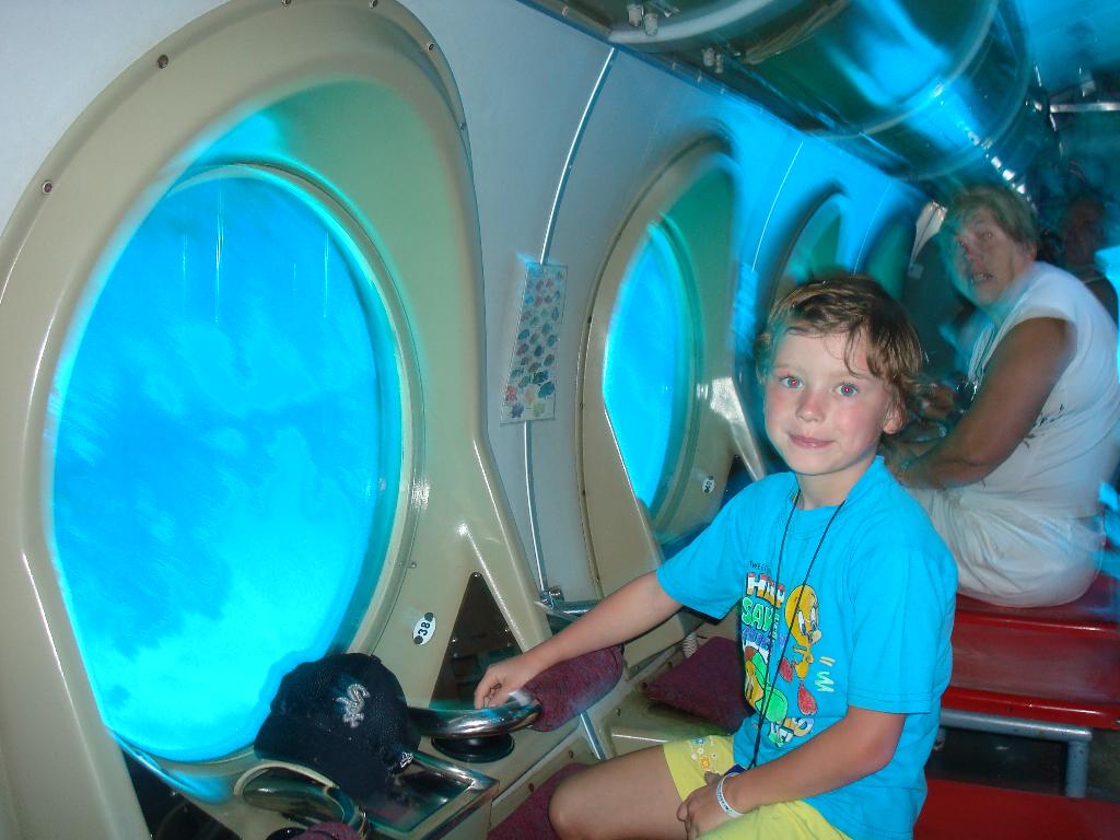 Внутри подводной лодки.. 