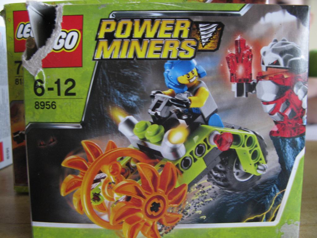 б/у коробка порвана не для подарка 250р. Игрушки продажа