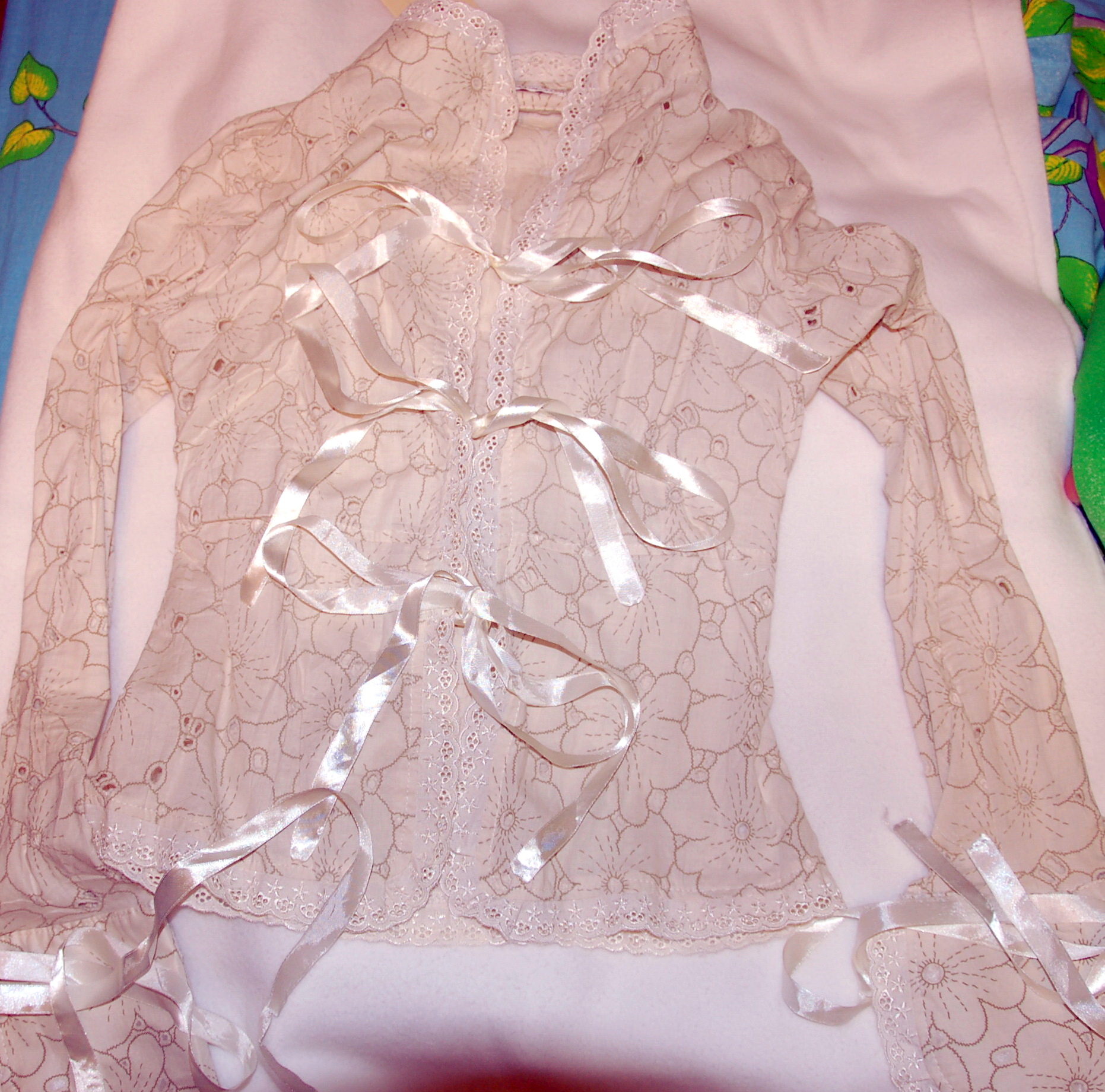 Пиджак/блузка с кружевом и лентами! р. 40. РУБАШКИ/БЛУЗКИ - очень ДЕШЕВО!