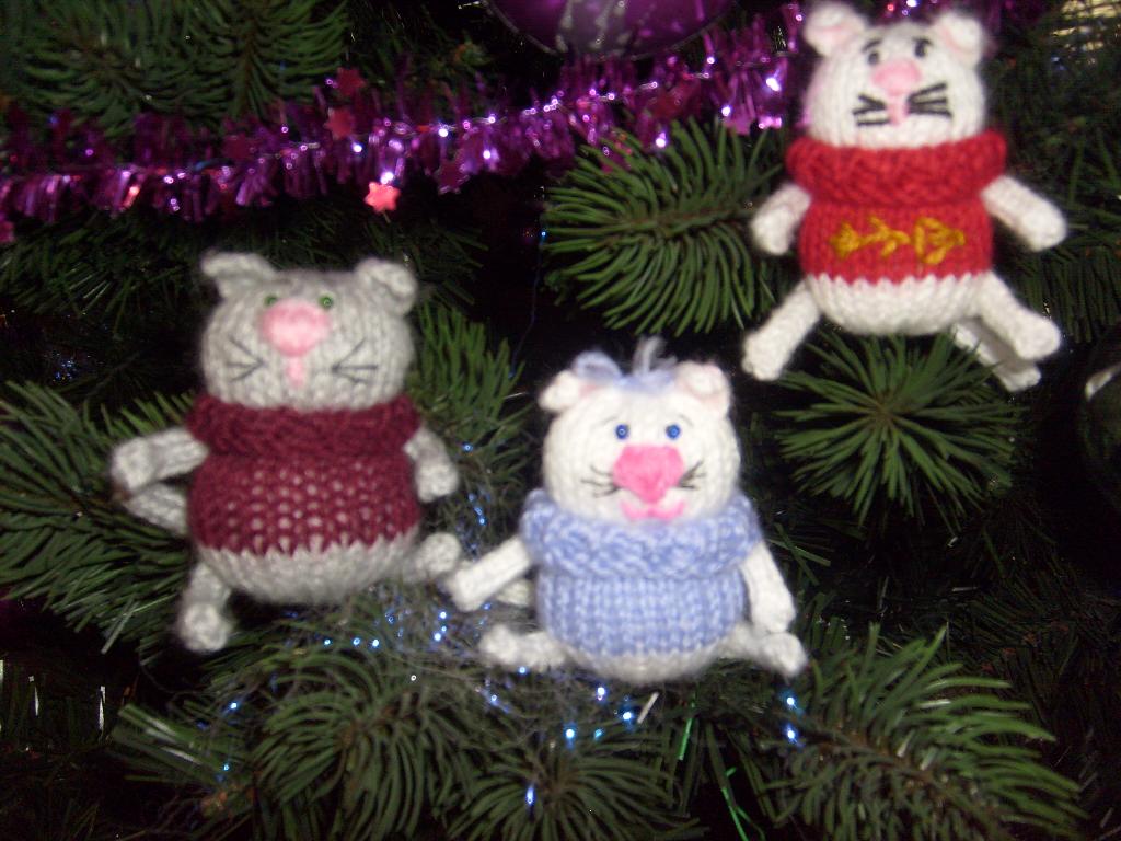 кошачье трио. вязаные игрушки